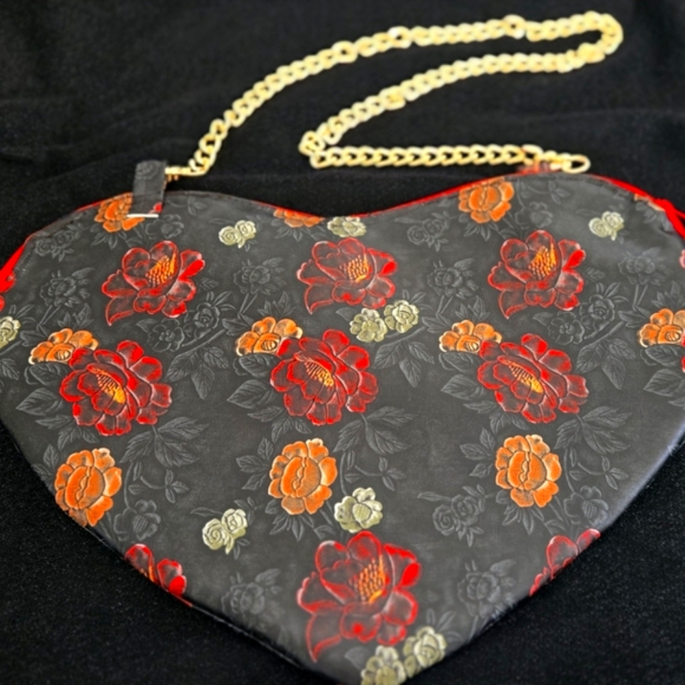 Floral Heart-Shaped Black Bag with Gold Chain
